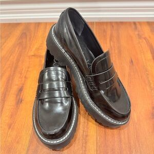 Calvin Klein Women’s Glossy Black Loafers - size 6